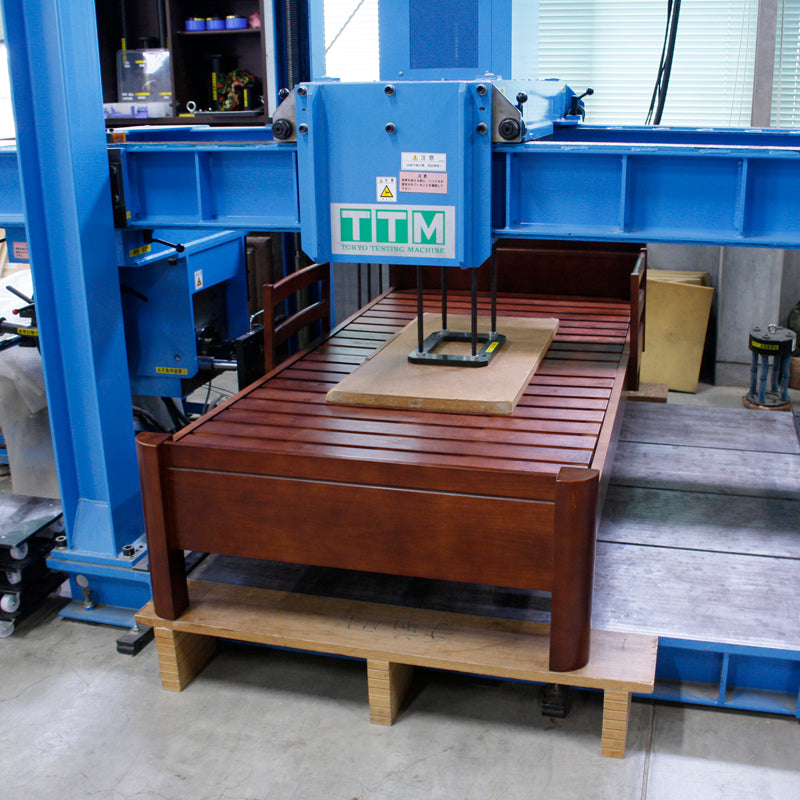 700kg耐荷重!安心手すり付きベッド