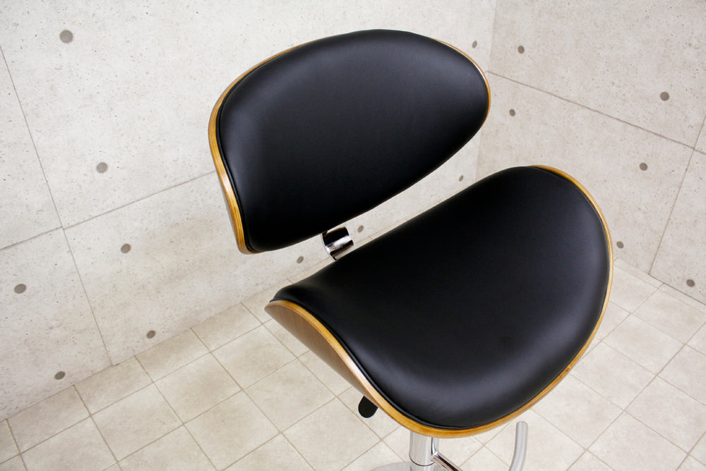 オシャレなデザインカウンターチェアー！