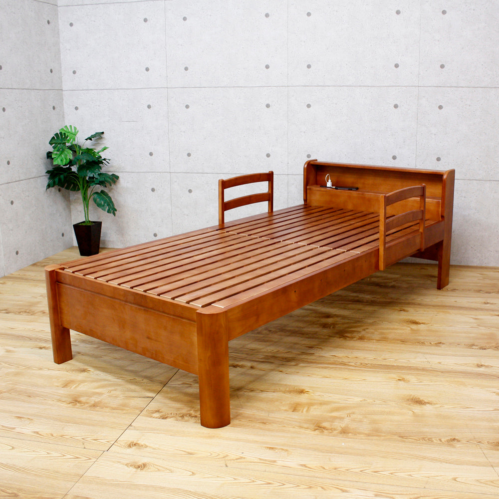 700kg耐荷重！安心手すり付きベッド